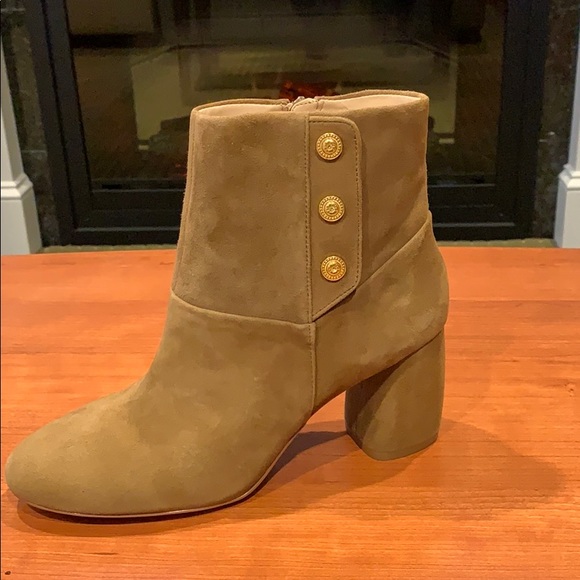 Nine West Shoes - NWOT - Nine West Tan Ankle Boots